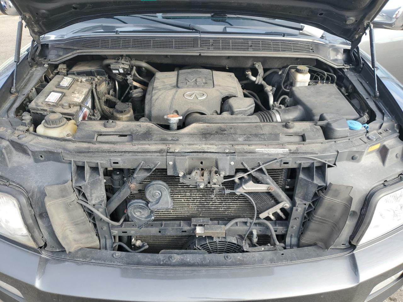 2010 Infiniti QX56 - Image 12