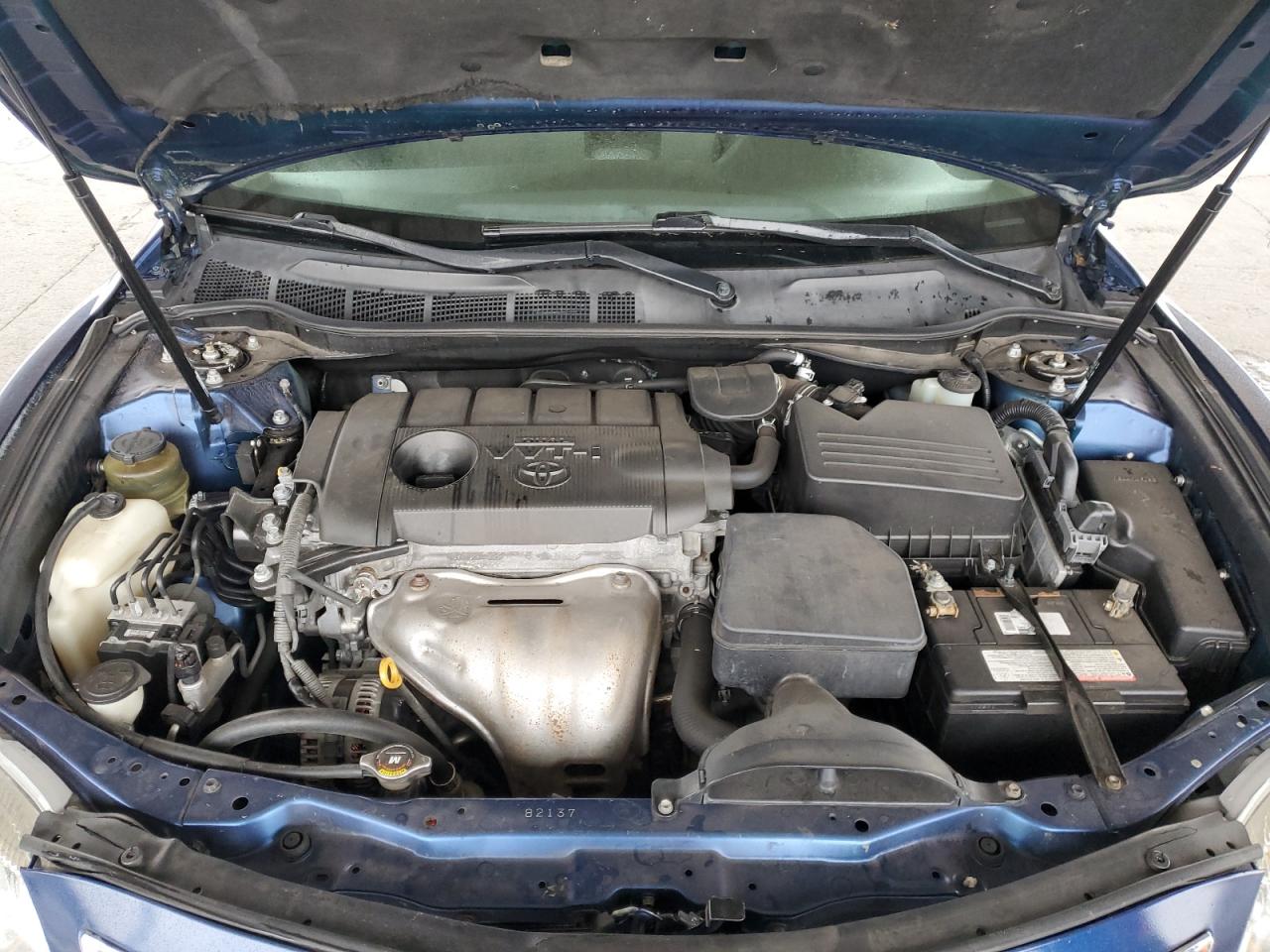 2011 Toyota Camry - Image 12