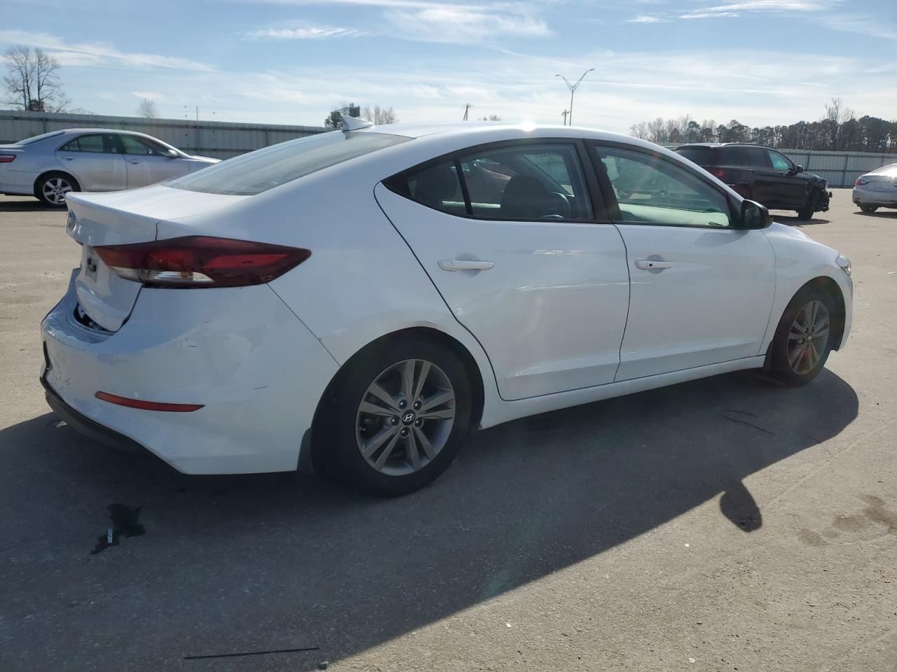 2018 Hyundai Elantra - Image 3