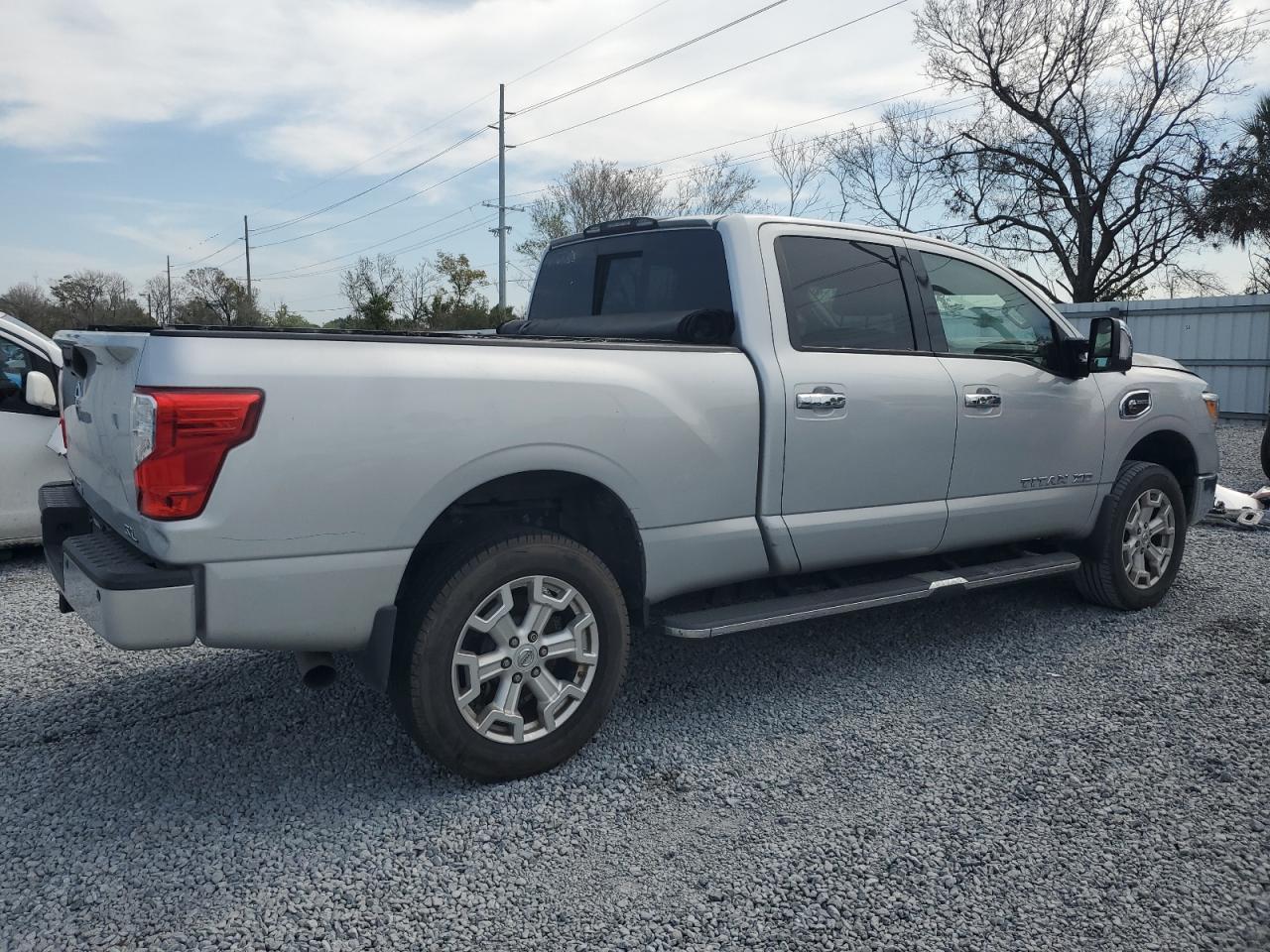 2017 Nissan Titan - Image 3