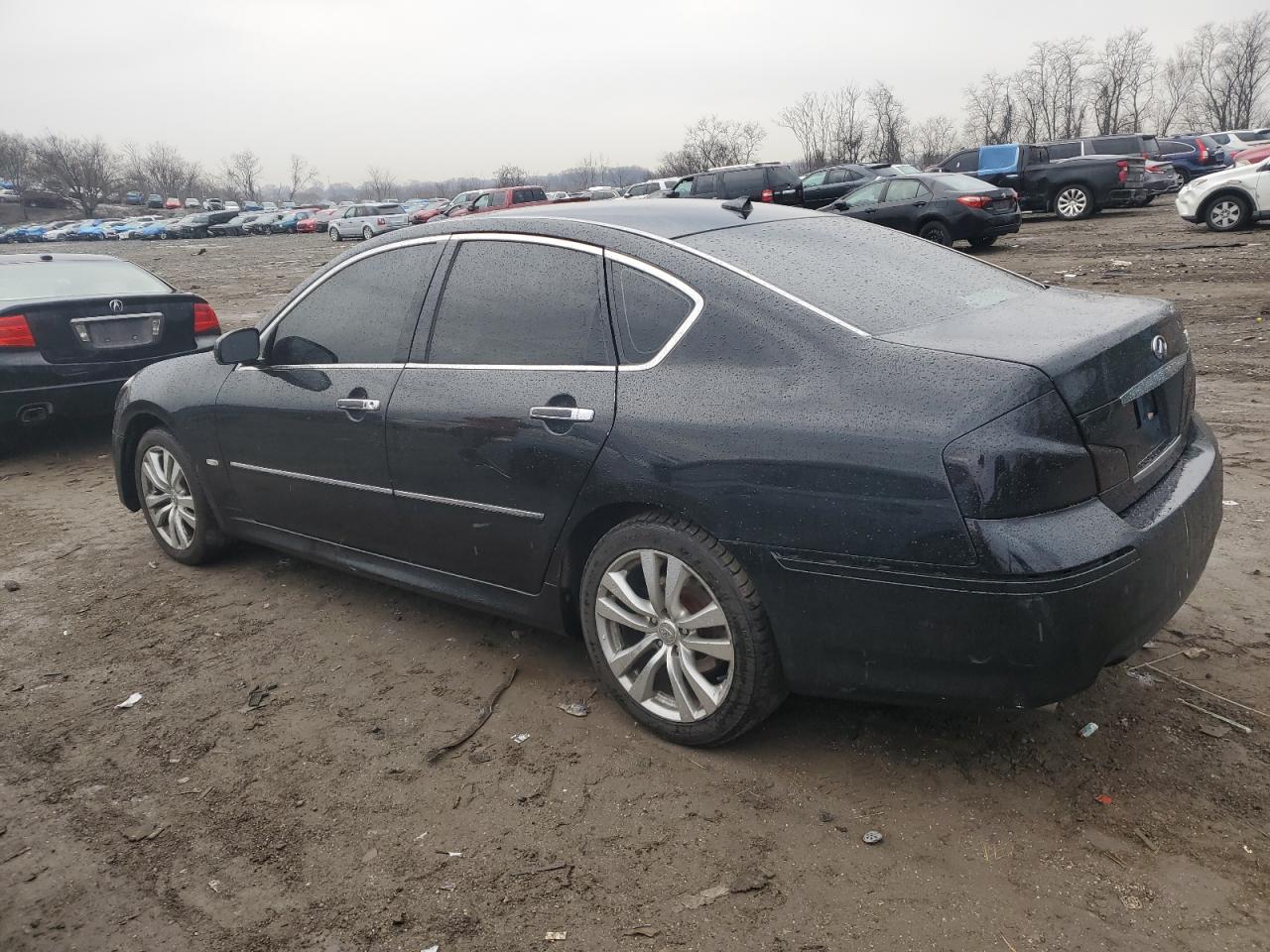 2010 Infiniti M - Image 2