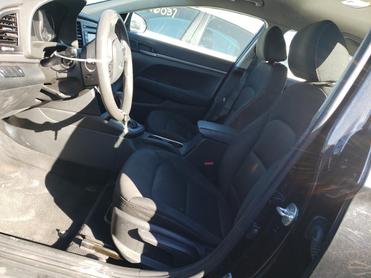 2018 Hyundai Elantra - Image 7