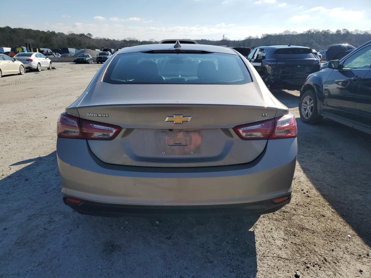 2022 Chevrolet Malibu - Image 6