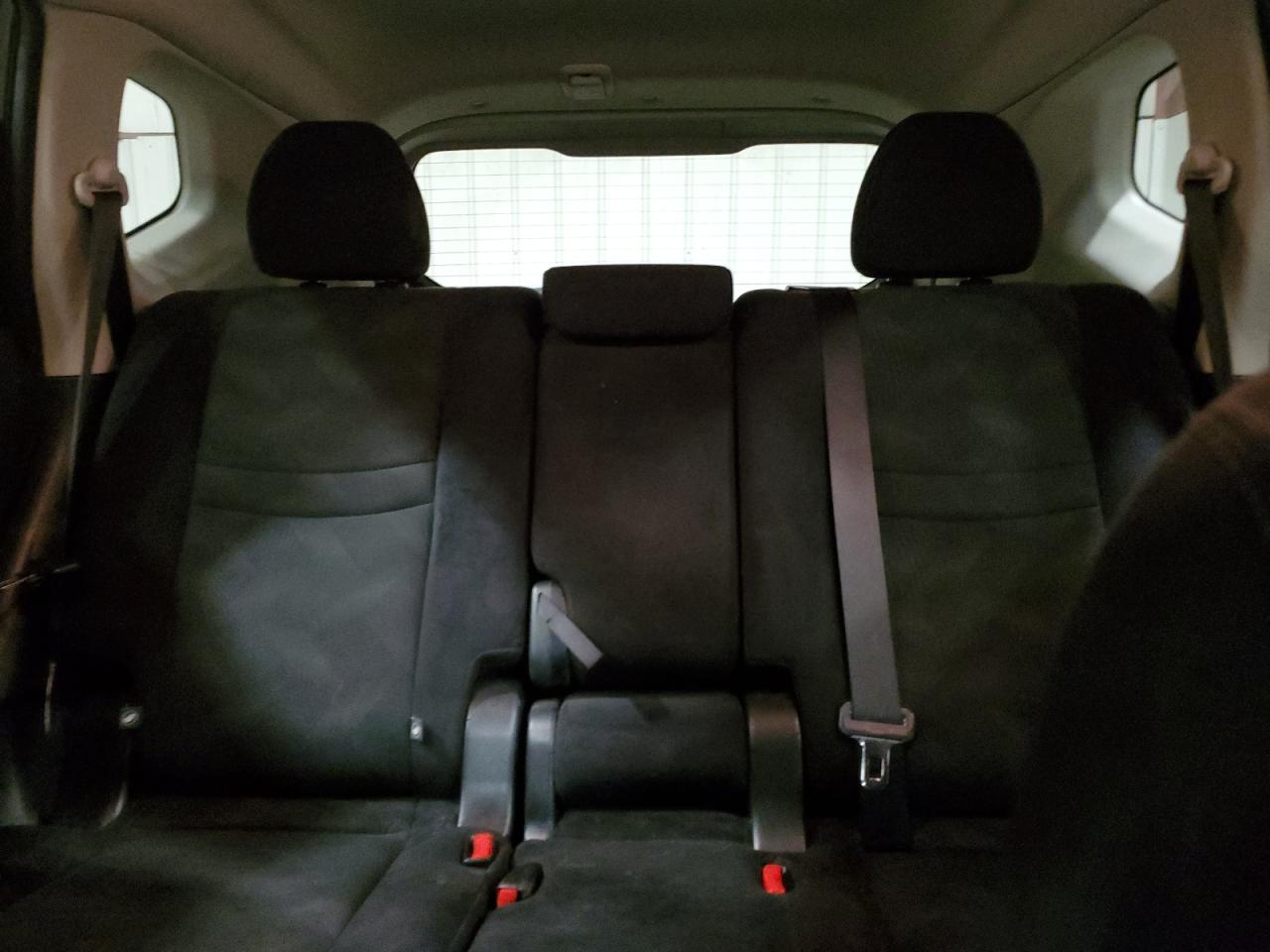 2016 Nissan Rogue - Image 10
