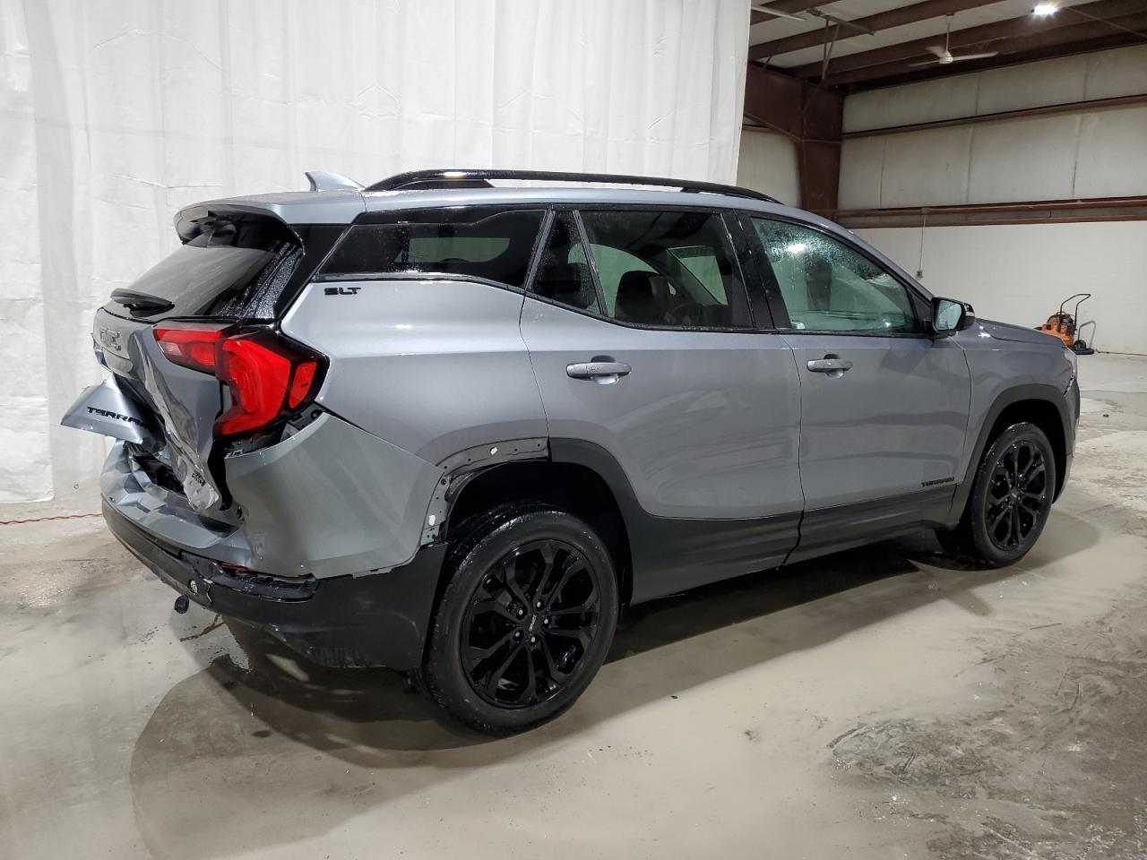 2020 GMC Terrain - Image 3
