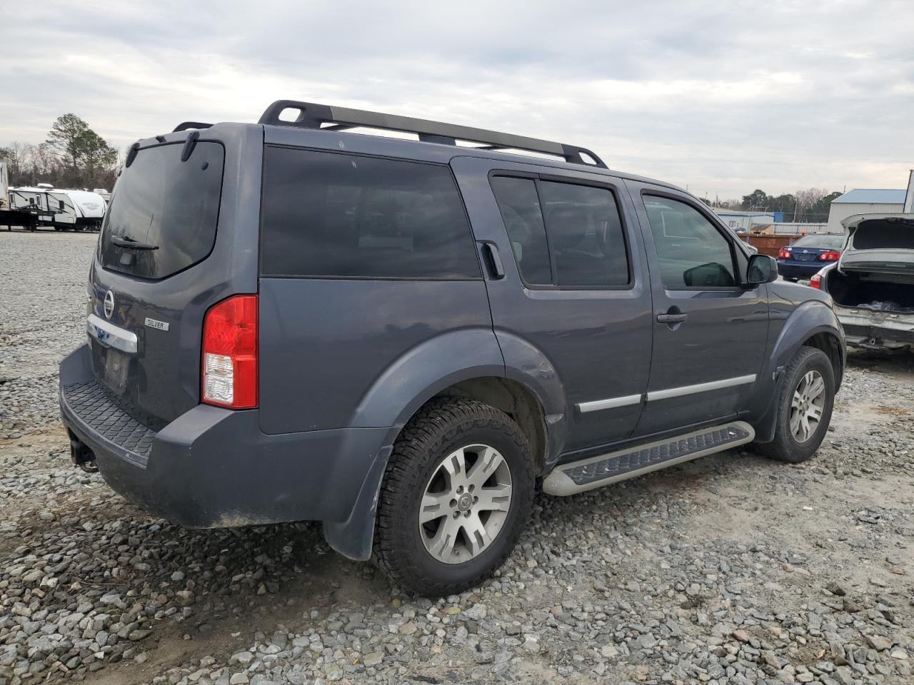 2012 Nissan Pathfinder - Image 3