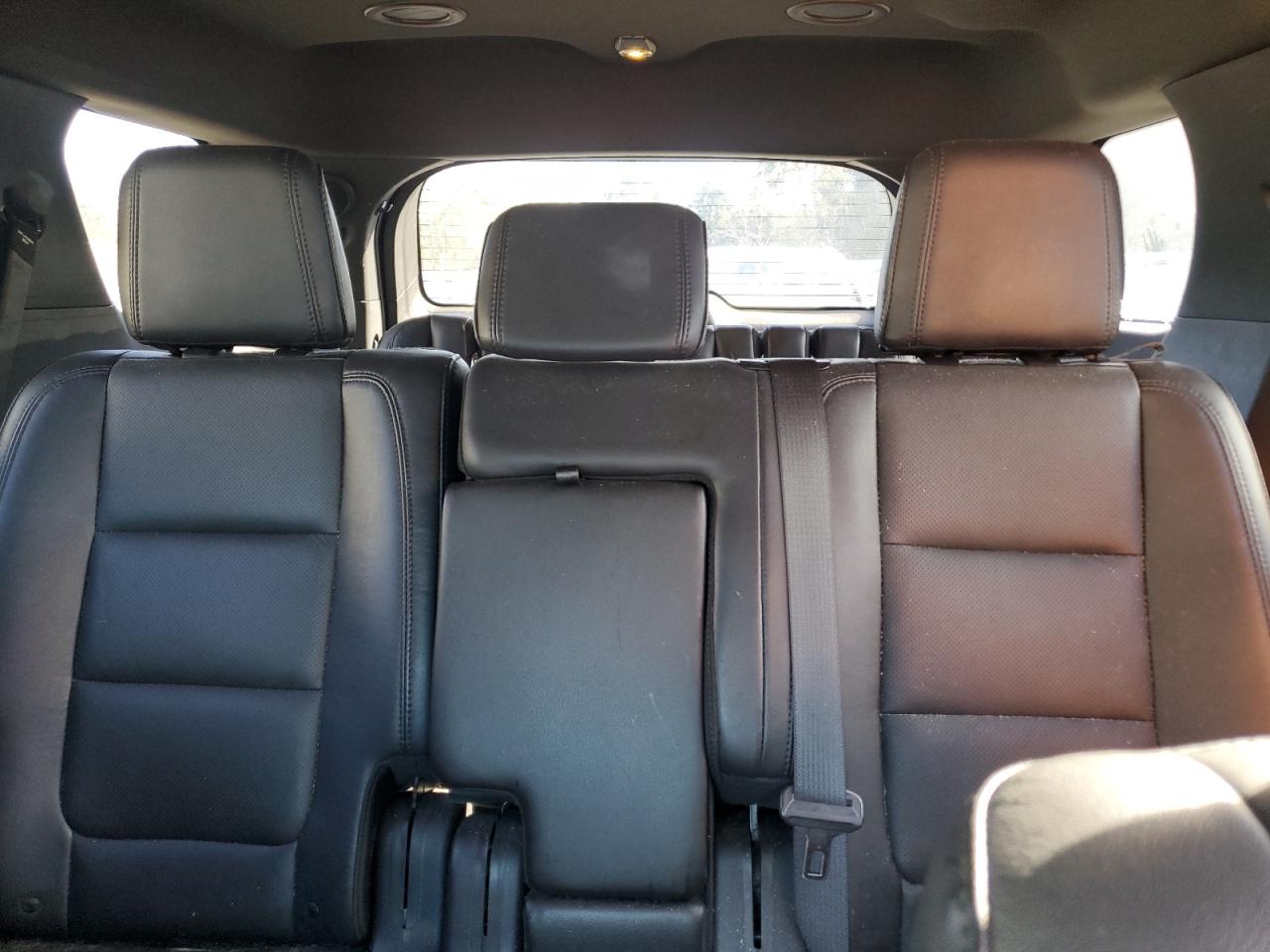 2015 Ford Explorer - Image 10