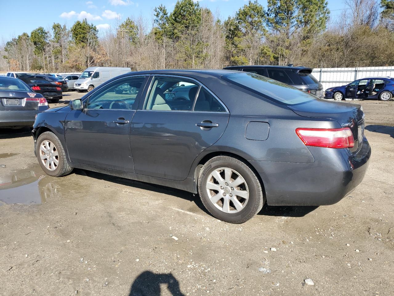 2009 Toyota Camry - Image 2