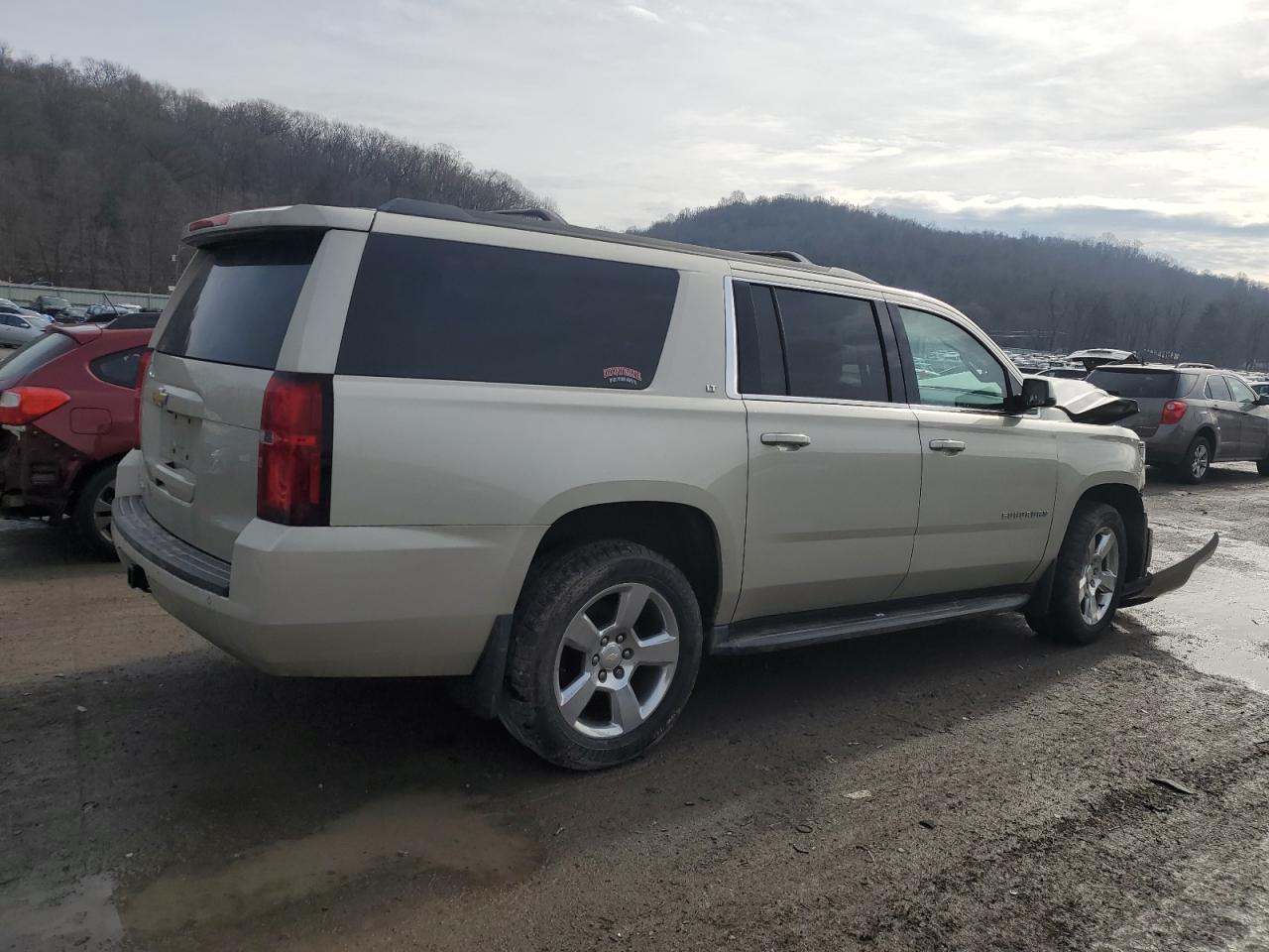 2016 Chevrolet Suburban - Image 3