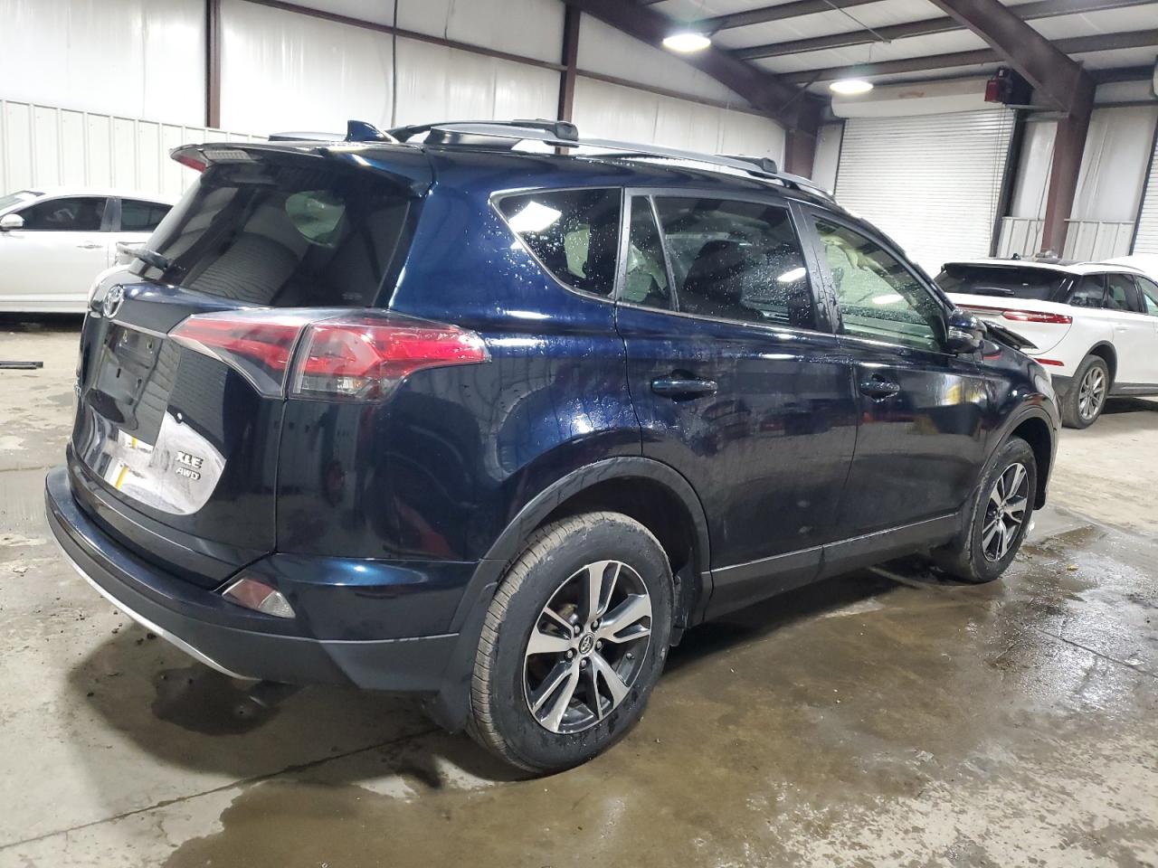 2018 Toyota RAV 4 - Image 3