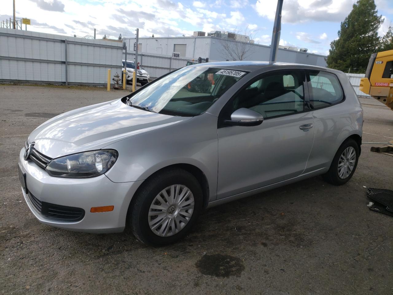 2010 Volkswagen Golf - Image 1