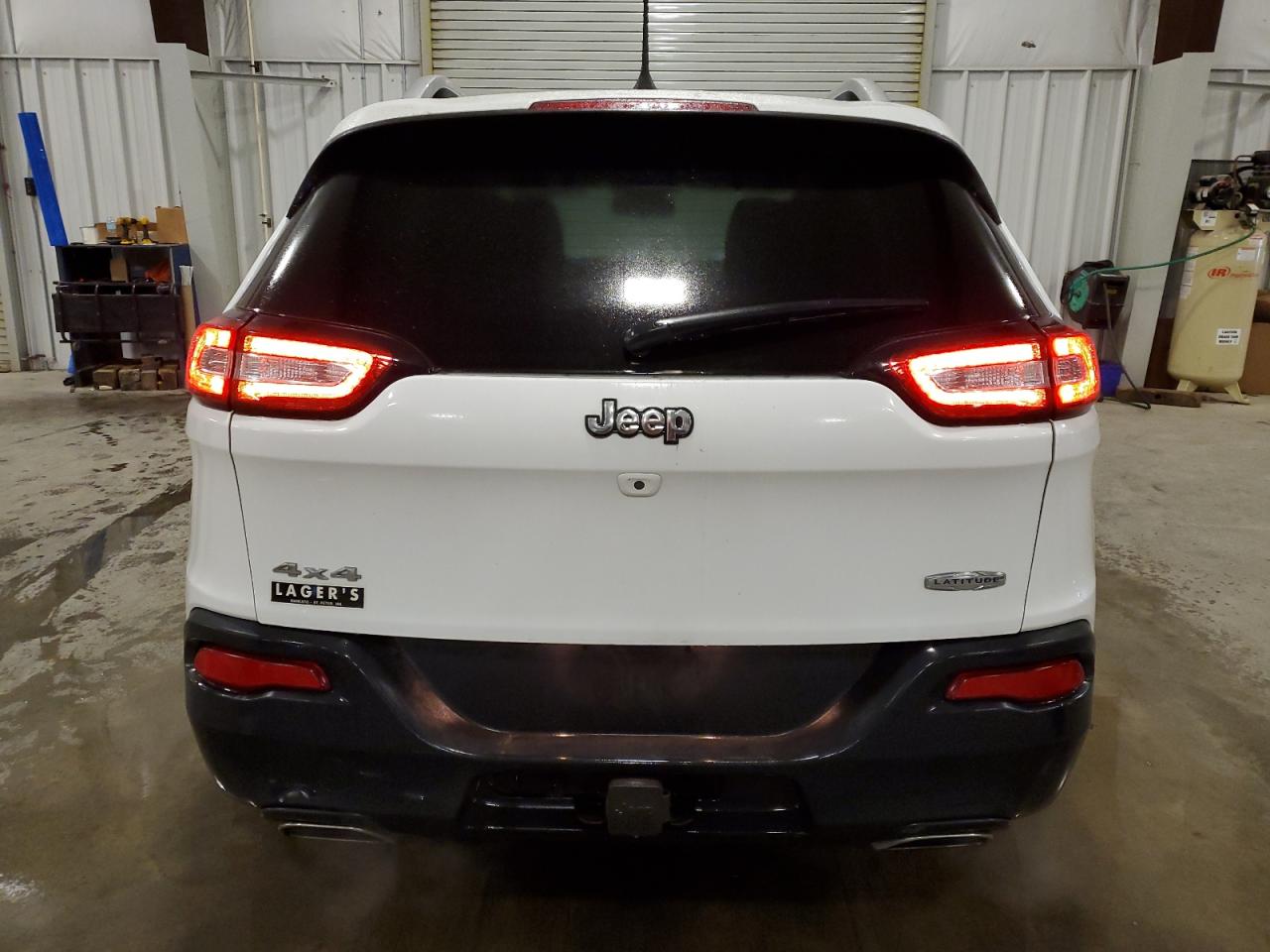 2016 Jeep Grand Cherokee - Image 6