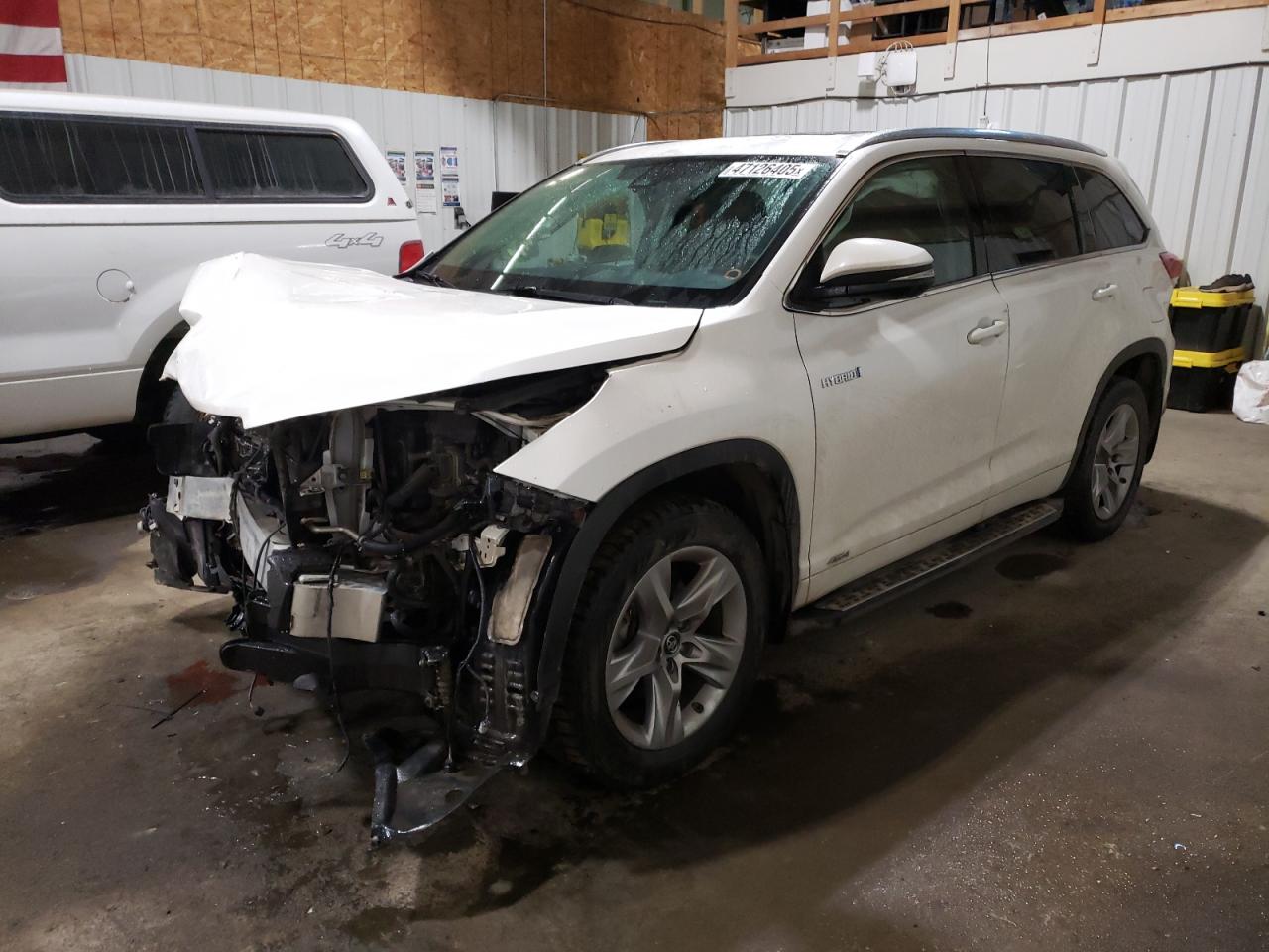 2017 Toyota Highlander - Image 1
