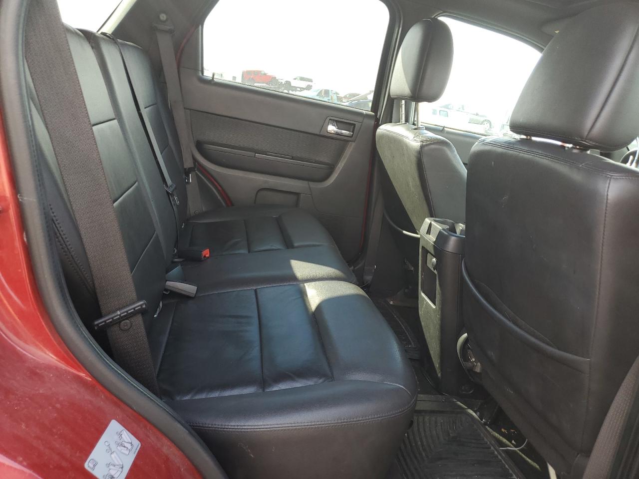 2010 Ford Escape - Image 11