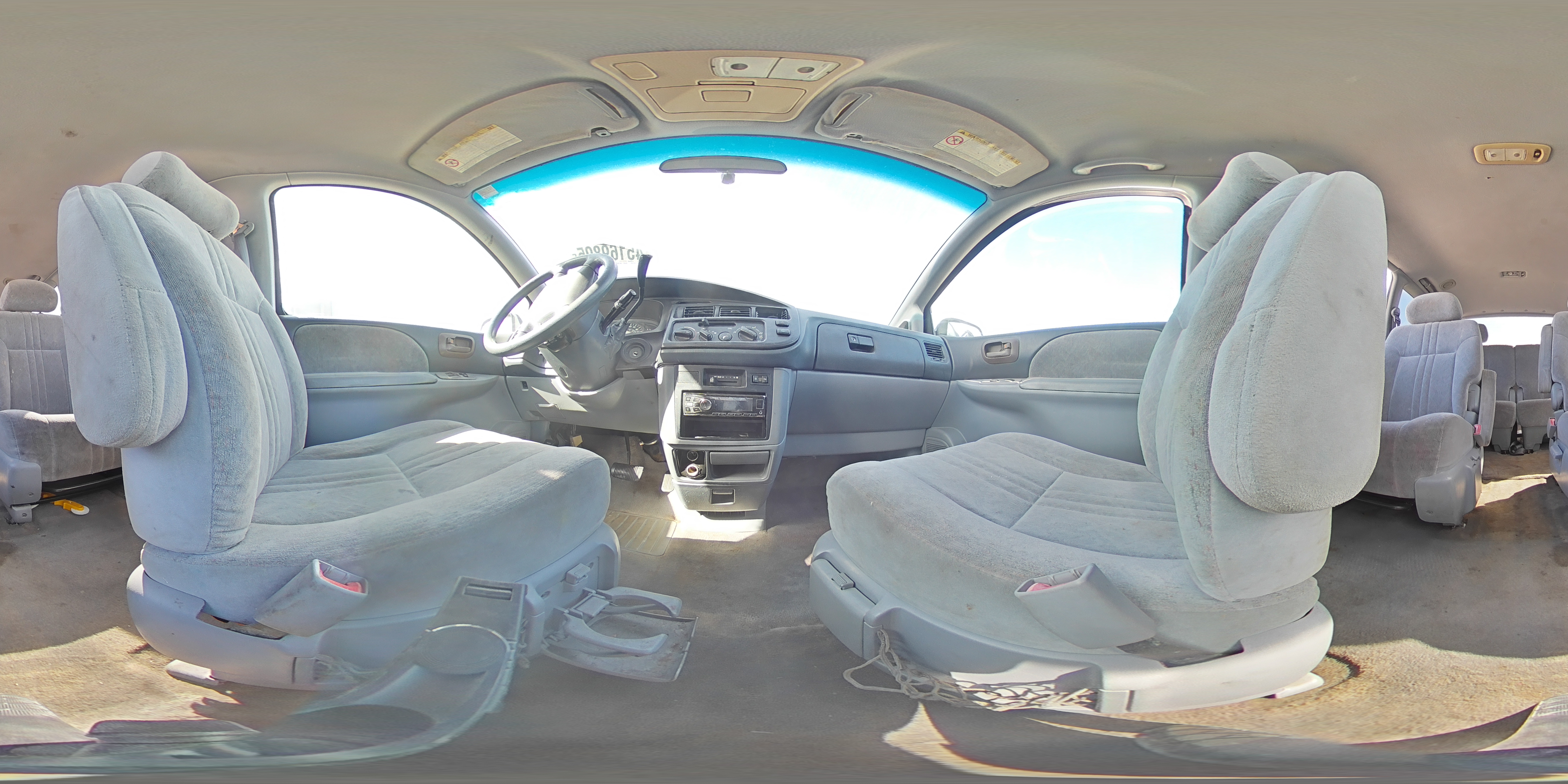 1999 Toyota Sienna - Image 13