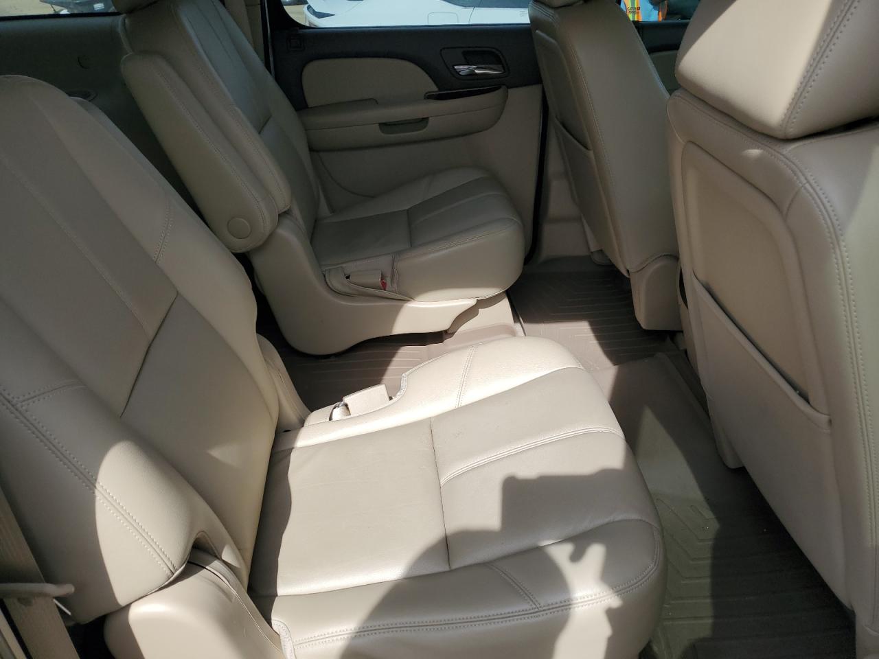 2013 GMC Yukon - Image 10