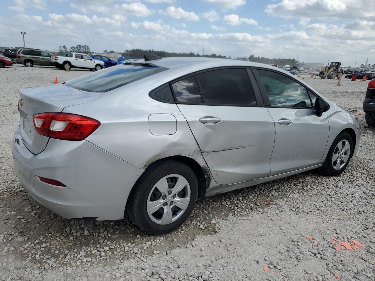 2016 Chevrolet Cruze - Image 3
