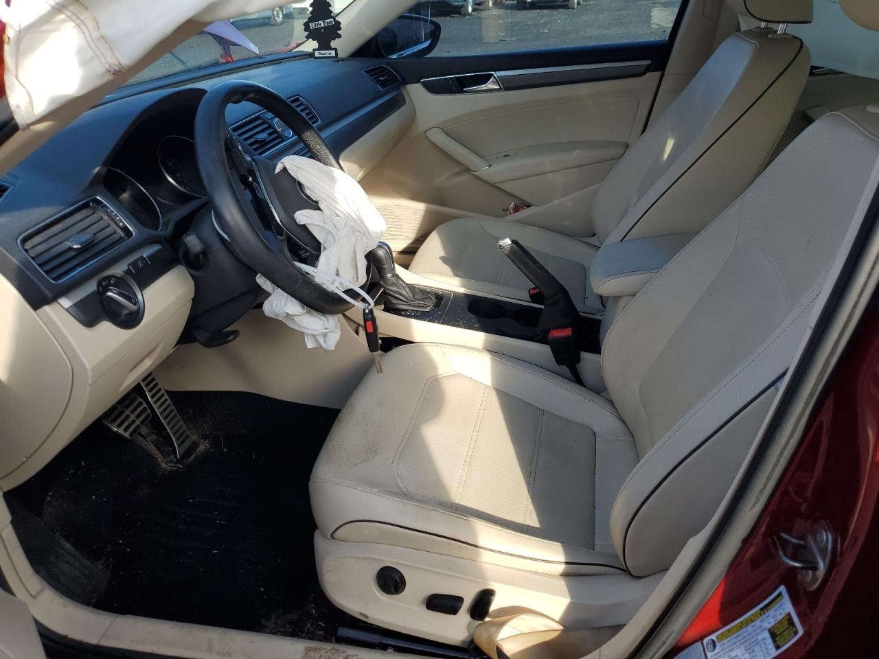 2017 Volkswagen Passat - Image 7