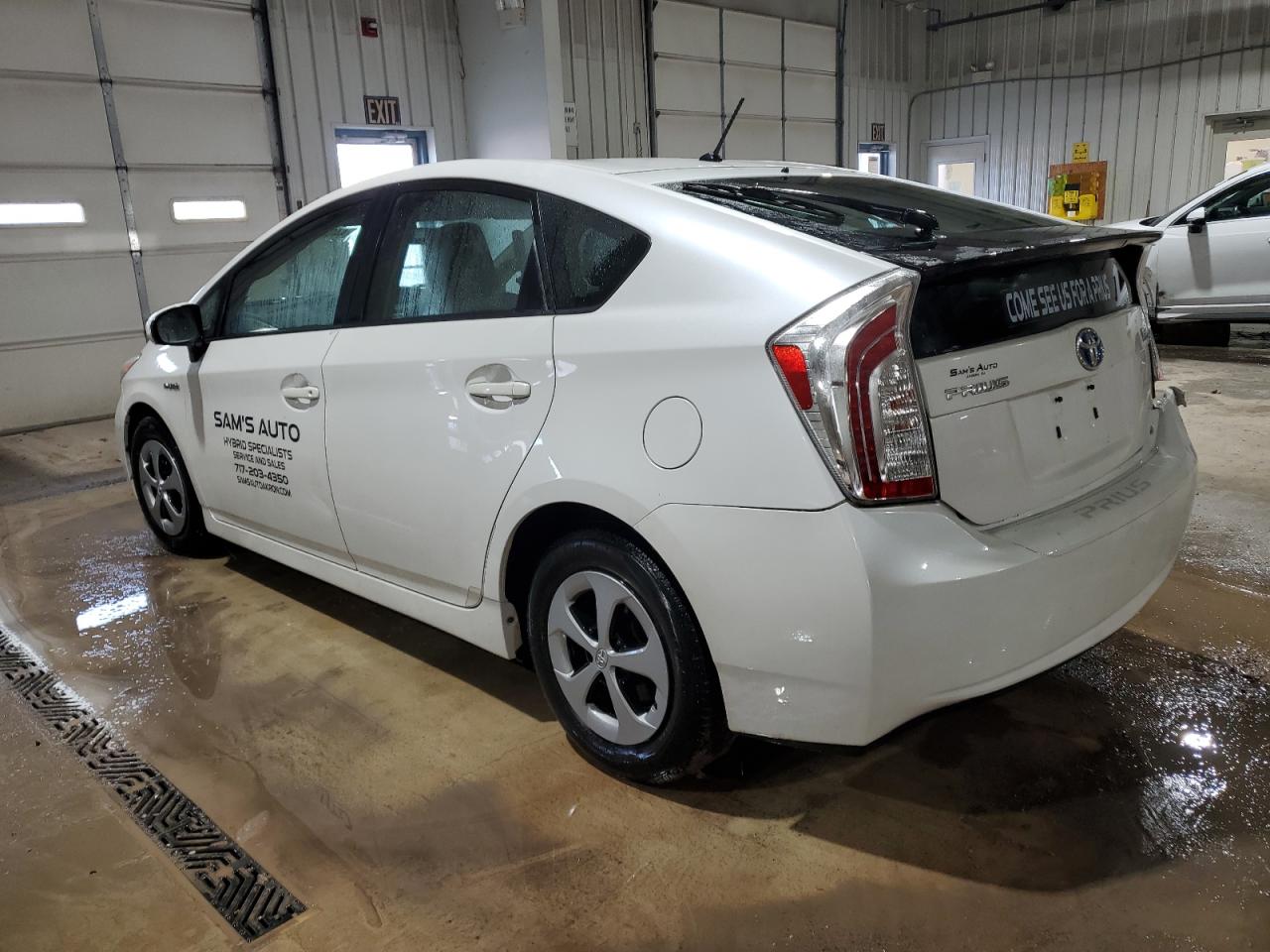 2014 Toyota Prius - Image 2