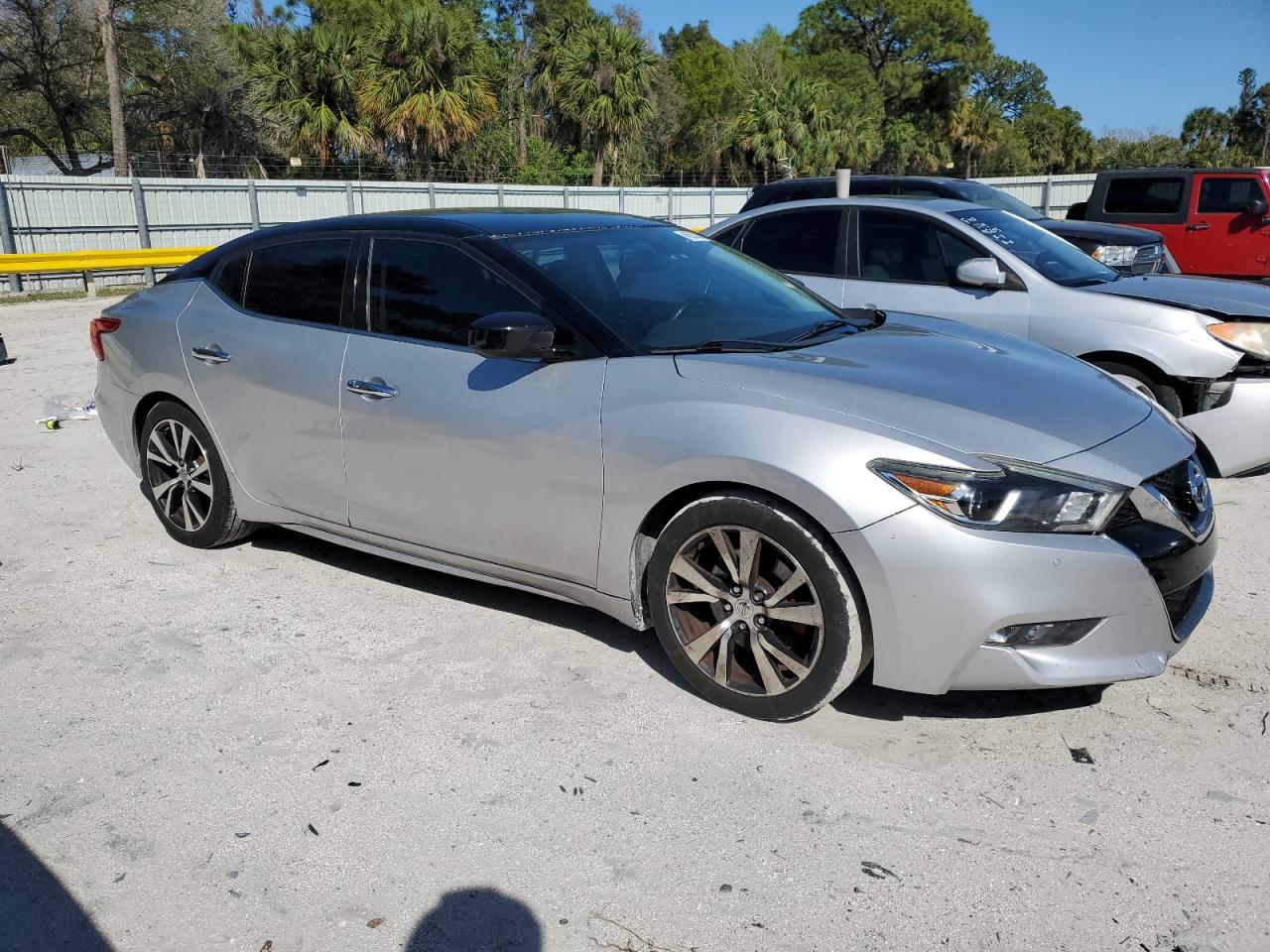 2017 Nissan Maxima - Image 4