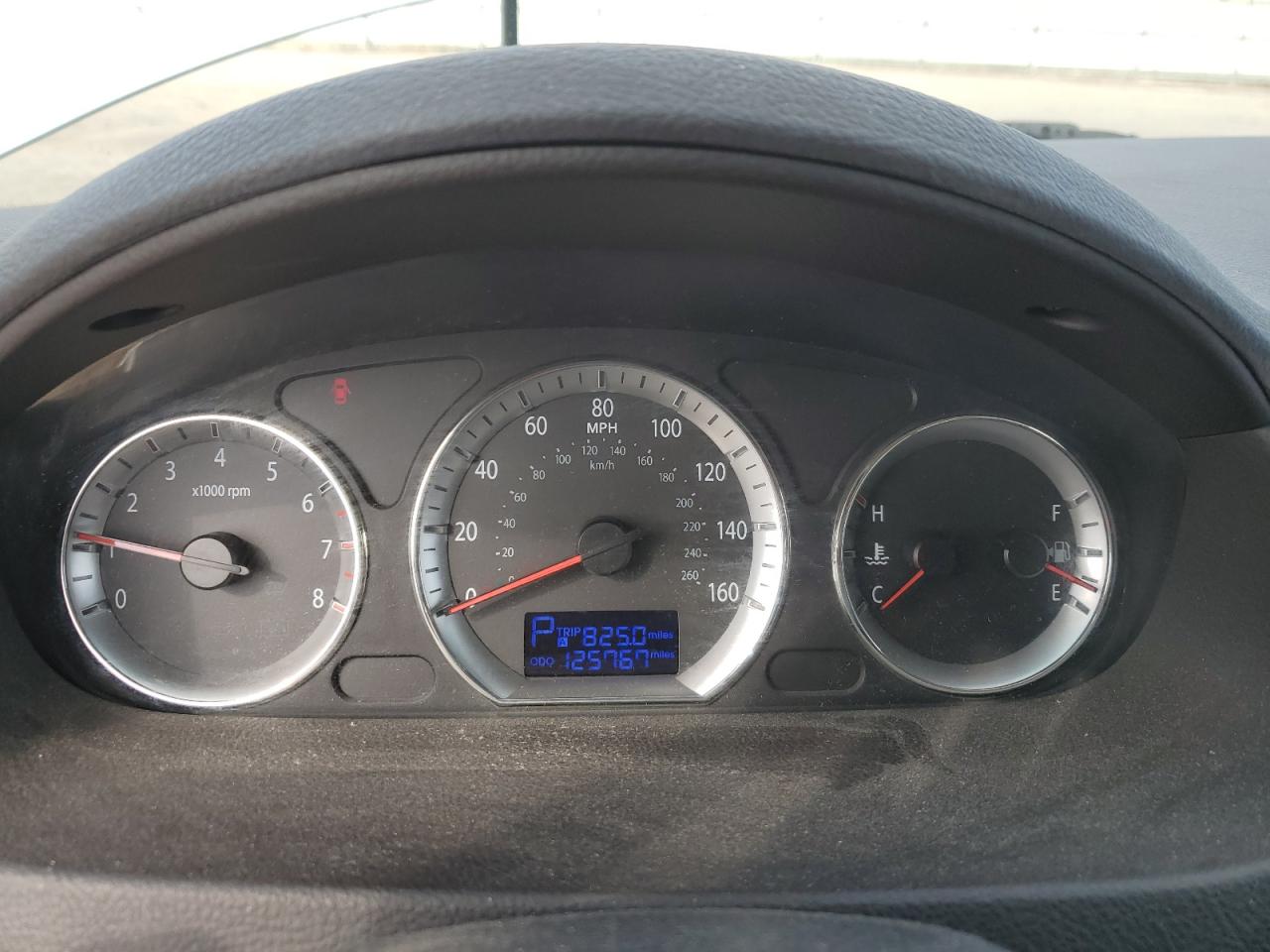 2010 Hyundai Sonata - Image 9