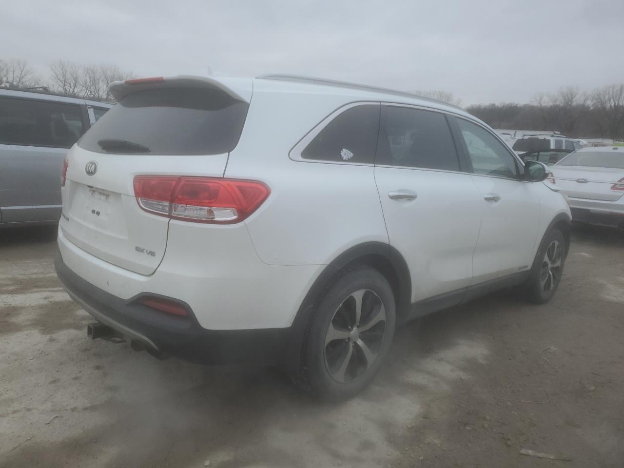 2016 Kia Sorento - Image 3