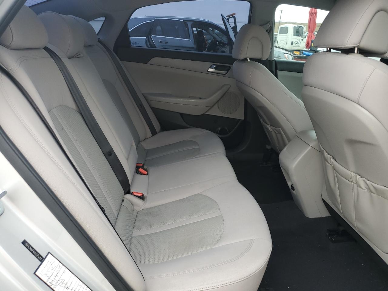 2017 Hyundai Sonata - Image 11
