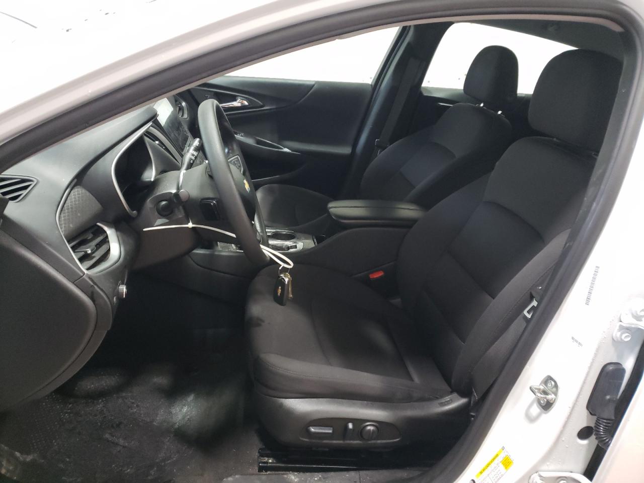 2023 Chevrolet Malibu - Image 7