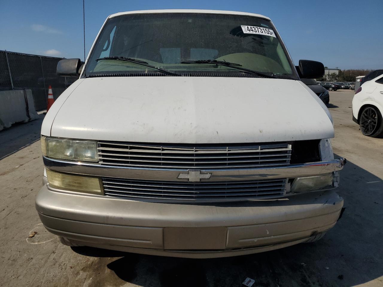 2001 Chevrolet Astro - Image 5
