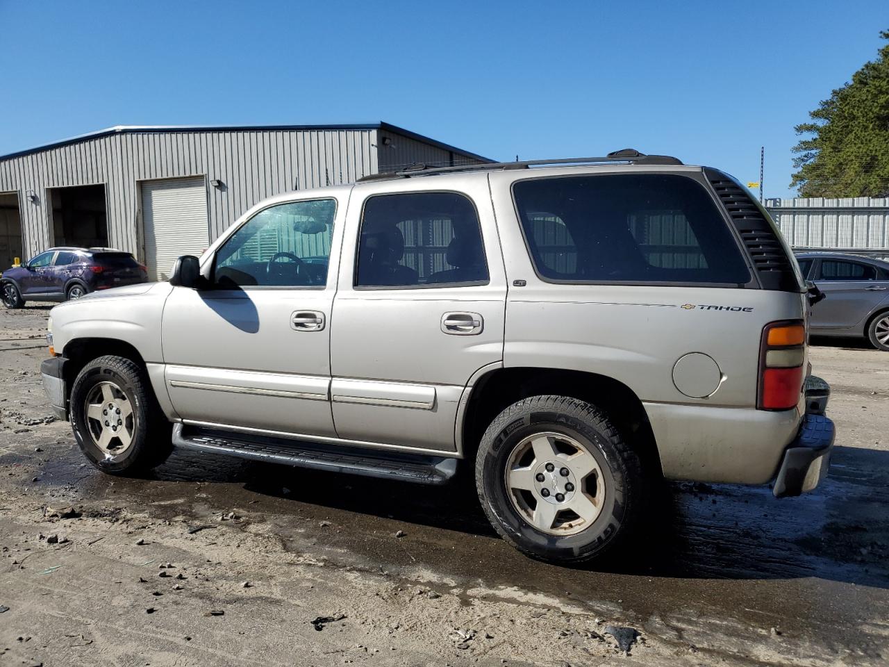 2004 Chevrolet Tahoe - Image 2
