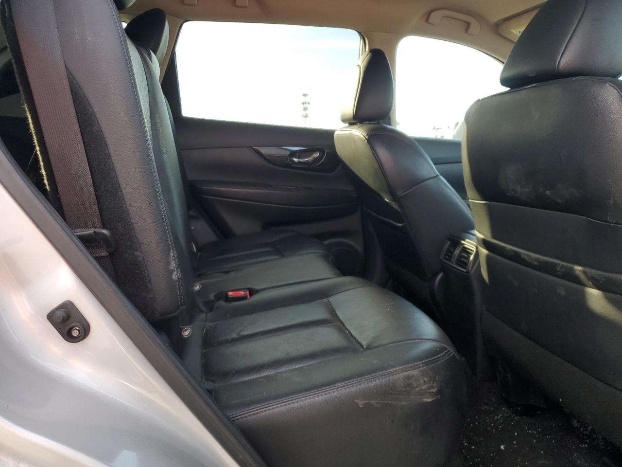 2019 Nissan Rogue - Image 11