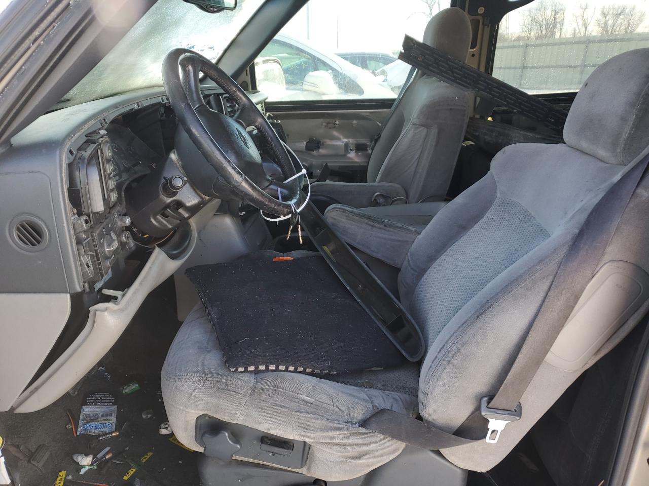 2001 Chevrolet Tahoe - Image 7