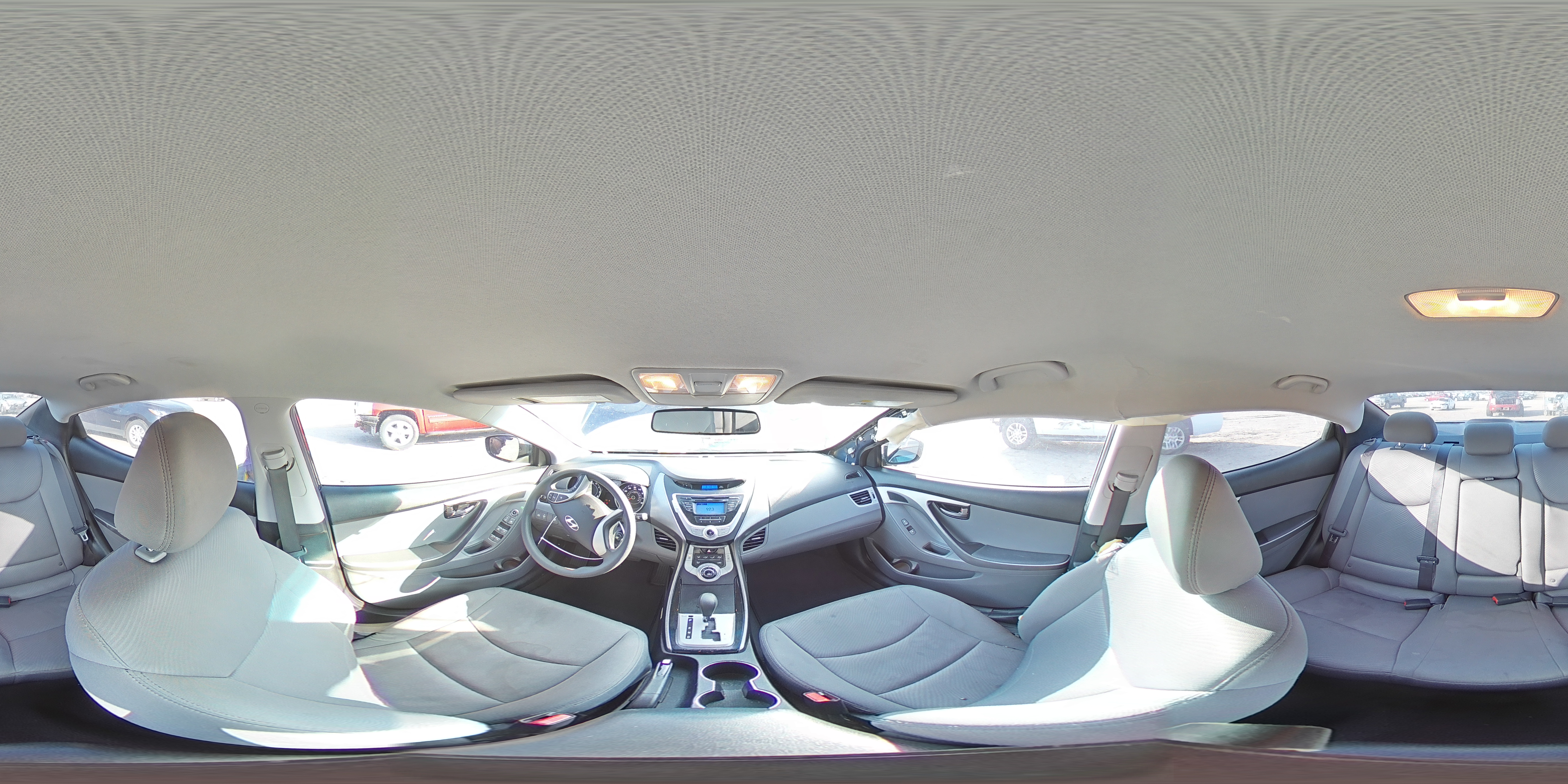 2012 Hyundai Elantra - Image 13