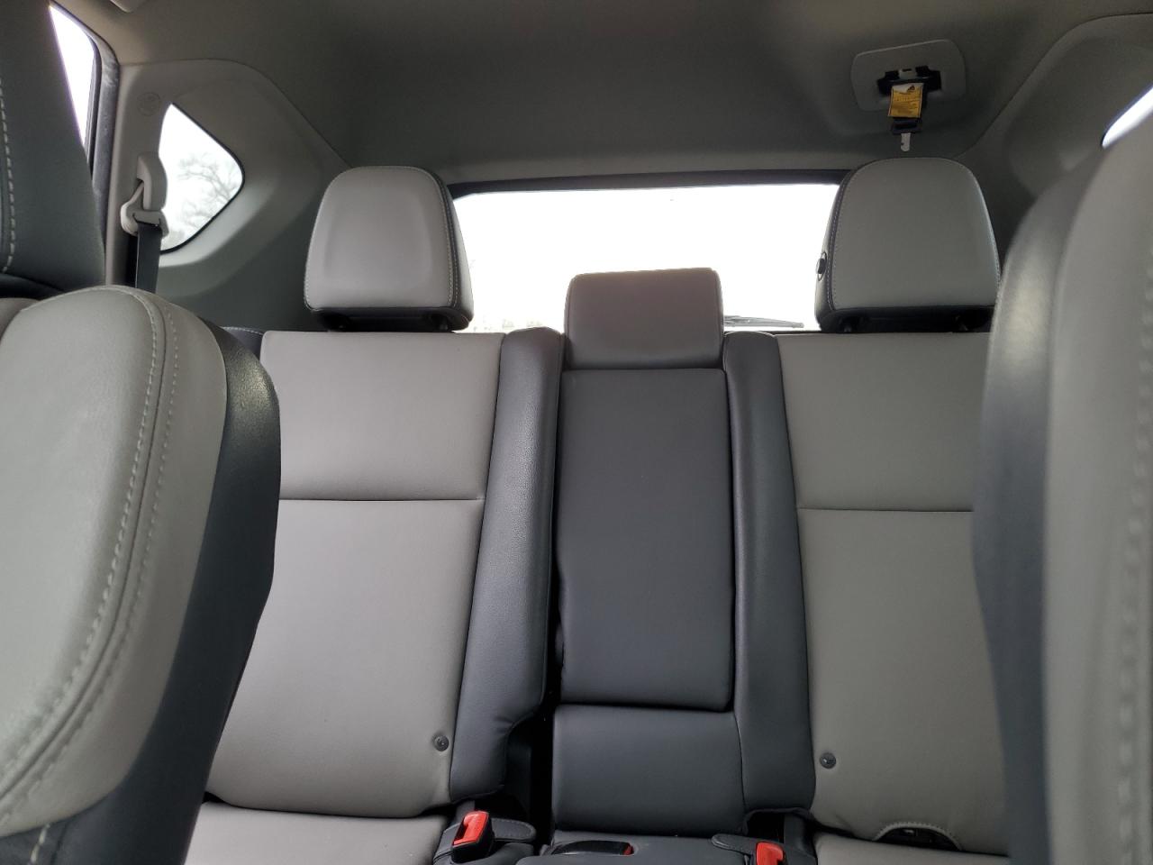2015 Toyota RAV 4 - Image 10