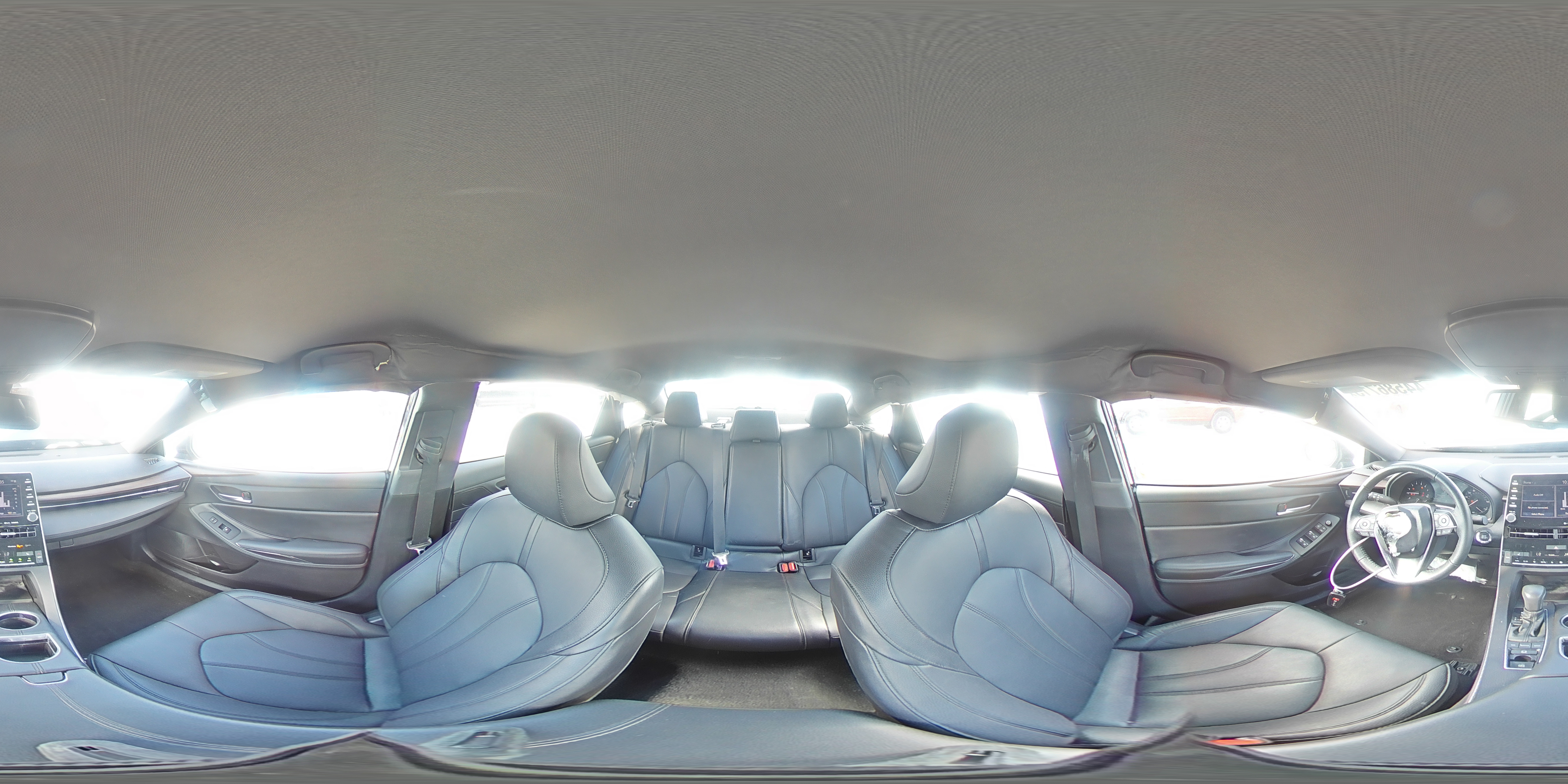 2022 Toyota Avalon - Image 13