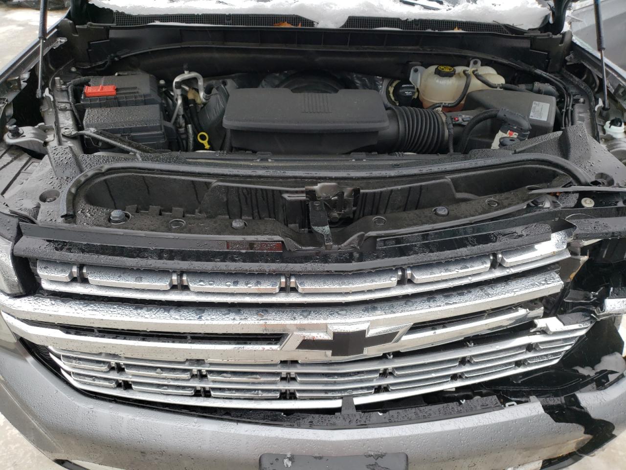2021 Chevrolet Suburban - Image 12