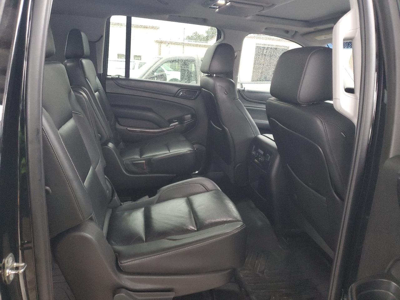 2016 GMC Yukon - Image 10