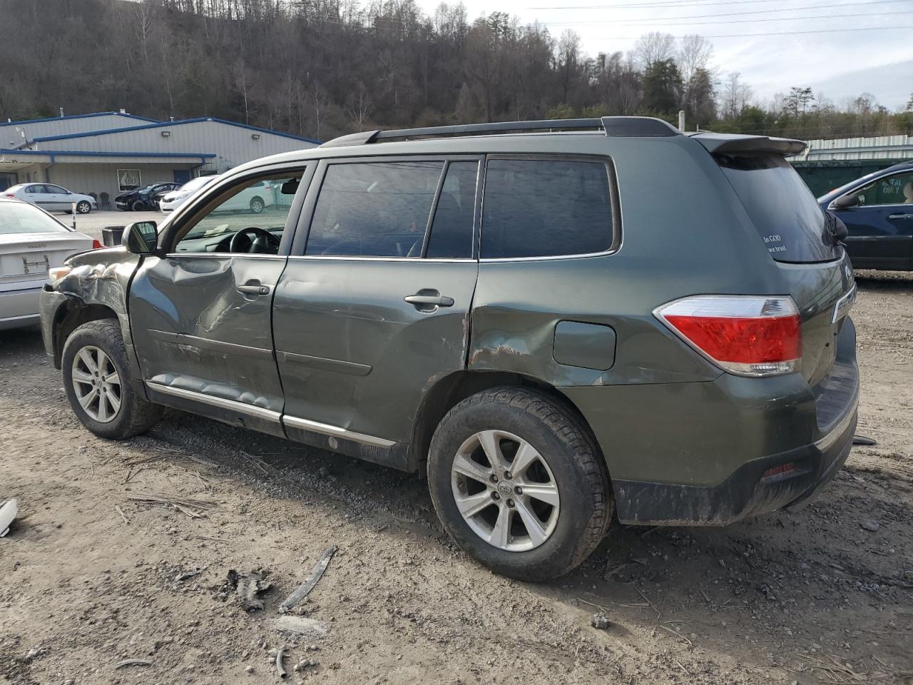 2013 Toyota Highlander - Image 2