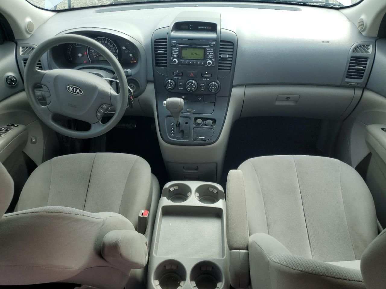2009 Kia Sedona - Image 8
