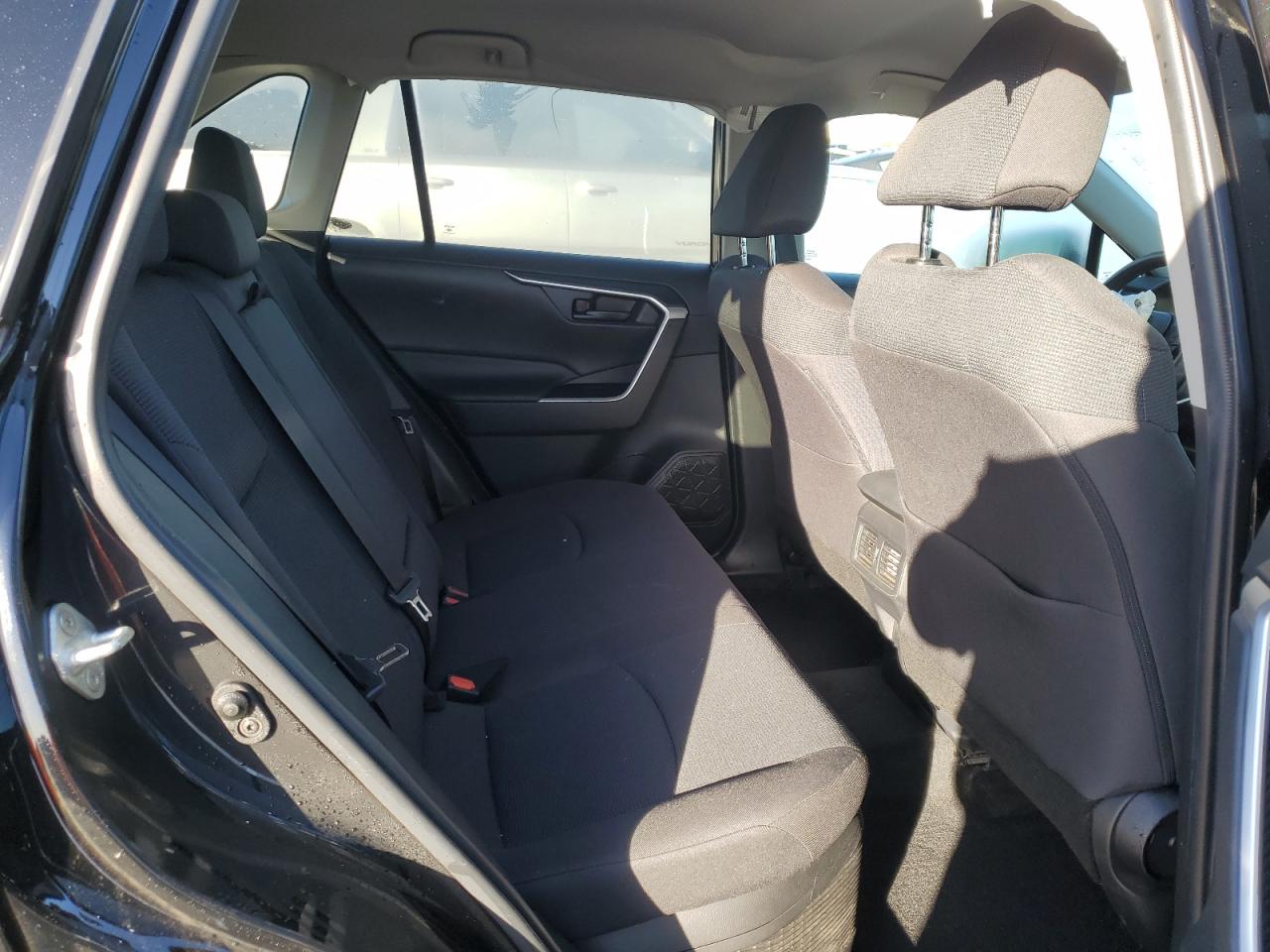 2021 Toyota RAV 4 - Image 11