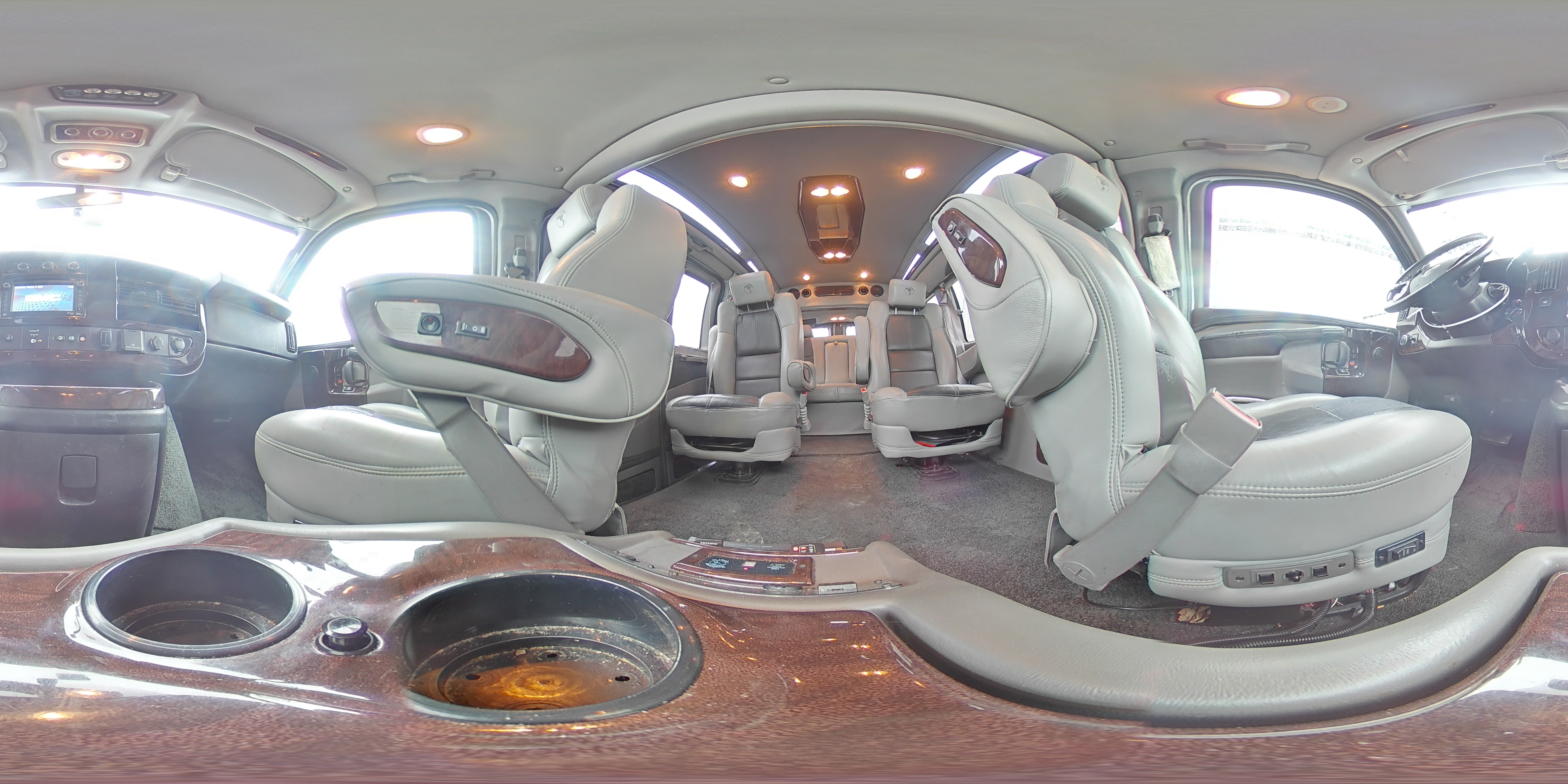 2015 GMC Savana - Image 16