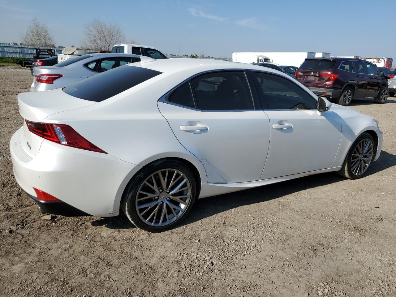 2016 Lexus IS - Image 3
