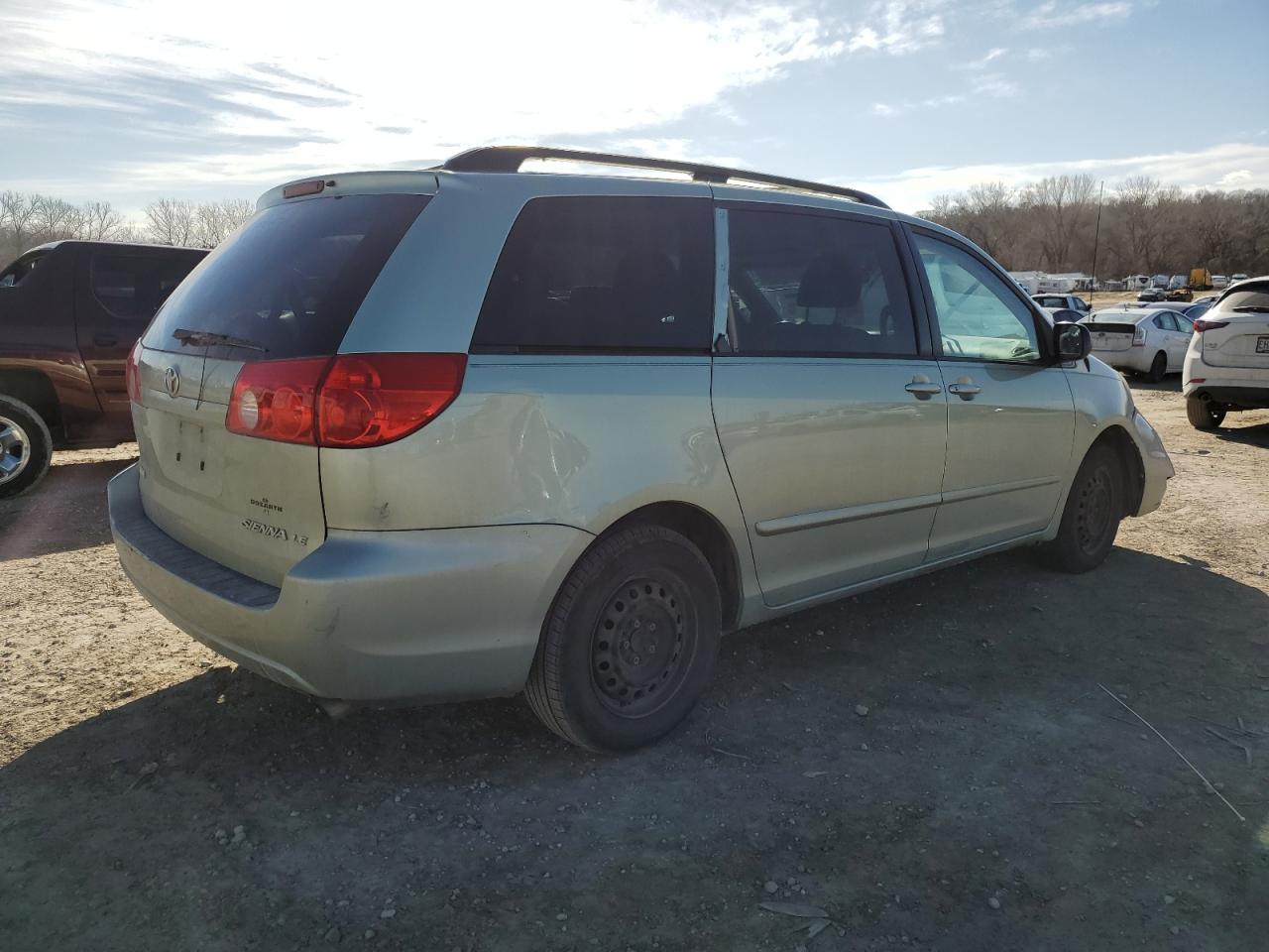 2009 Toyota Sienna - Image 3