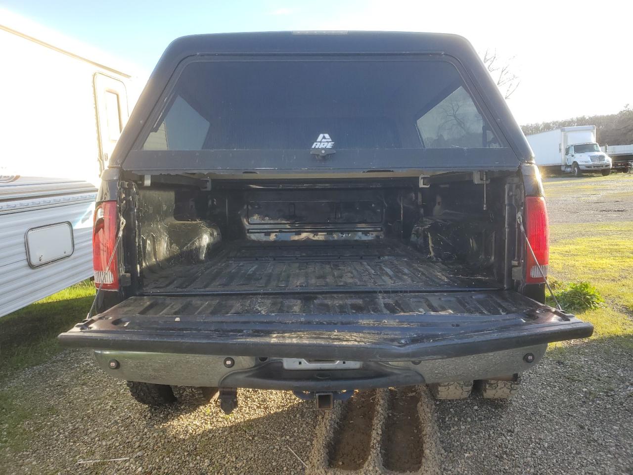 2003 Ford F350 - Image 10
