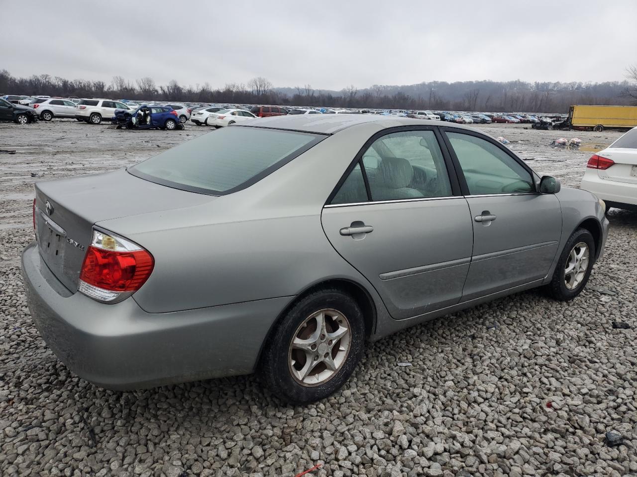 2005 Toyota Camry - Image 3