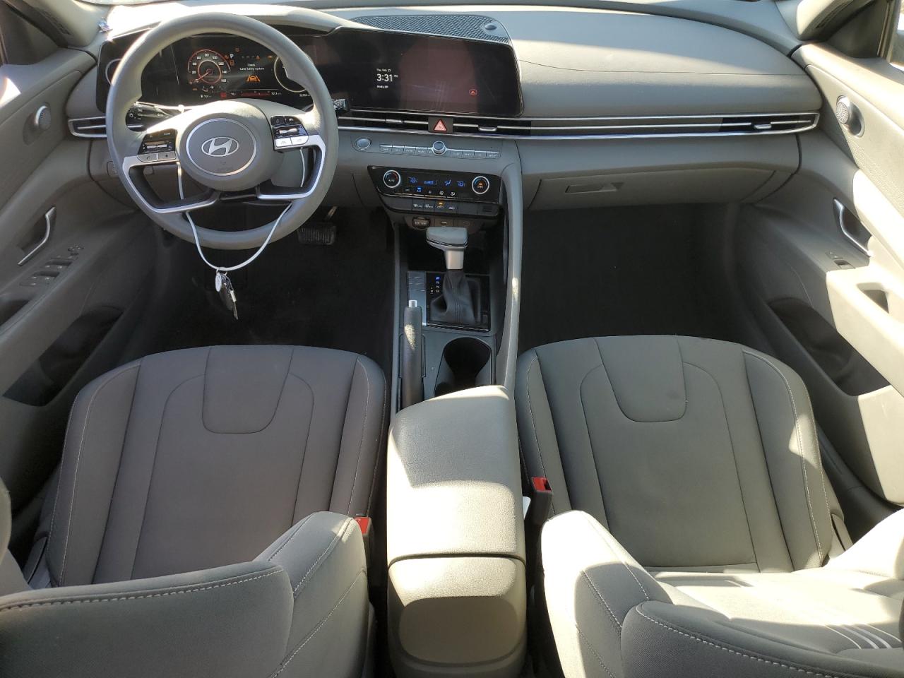 2024 Hyundai Elantra - Image 8