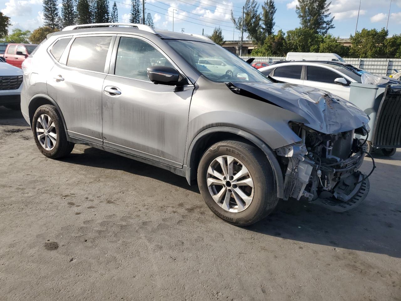 2015 Nissan Rogue - Image 4