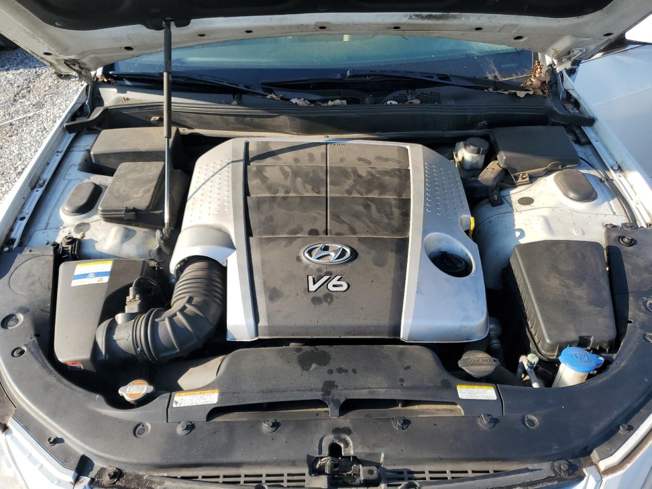 2011 Hyundai Genesis - Image 11