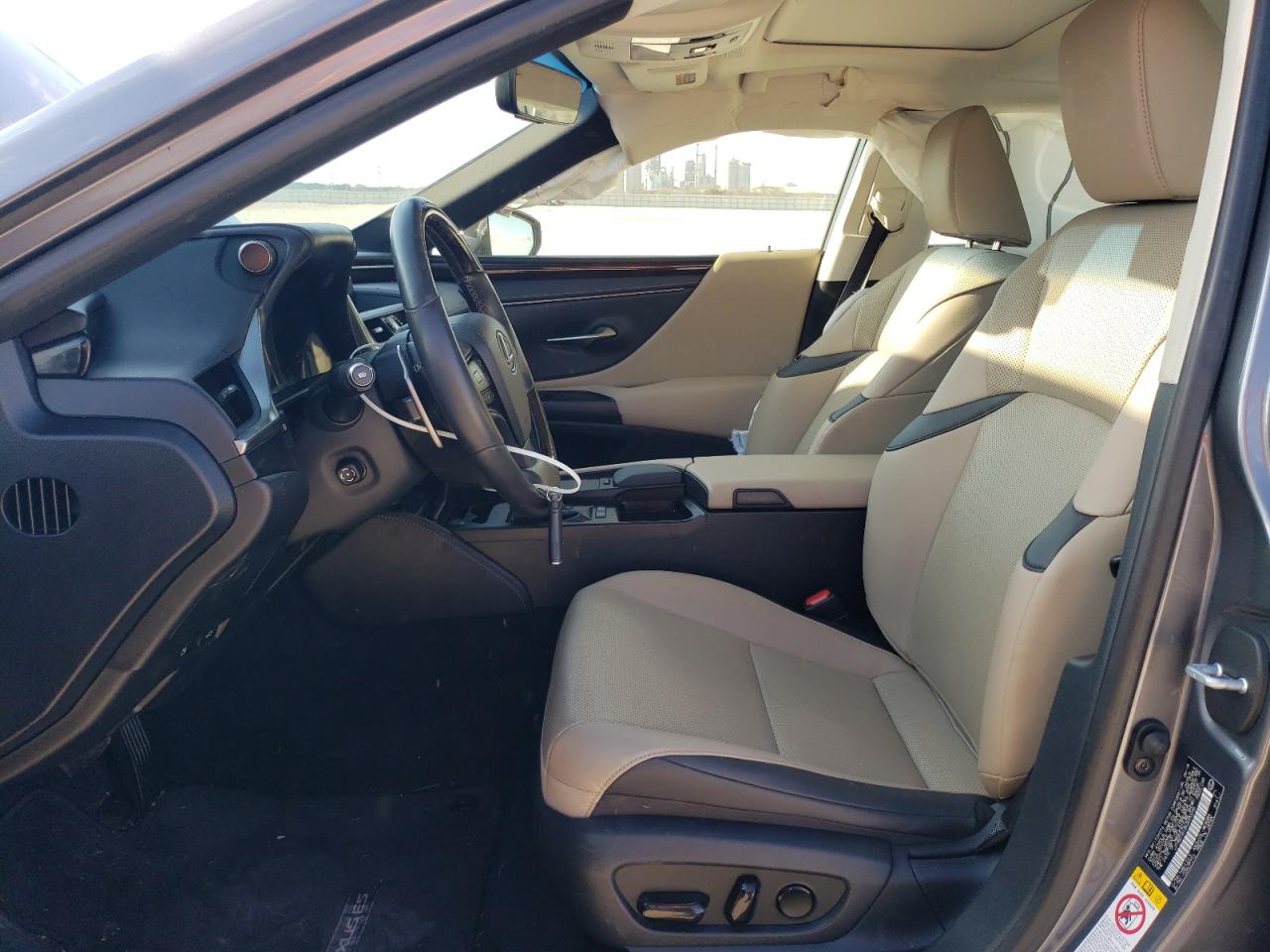 2019 Lexus ES - Image 7