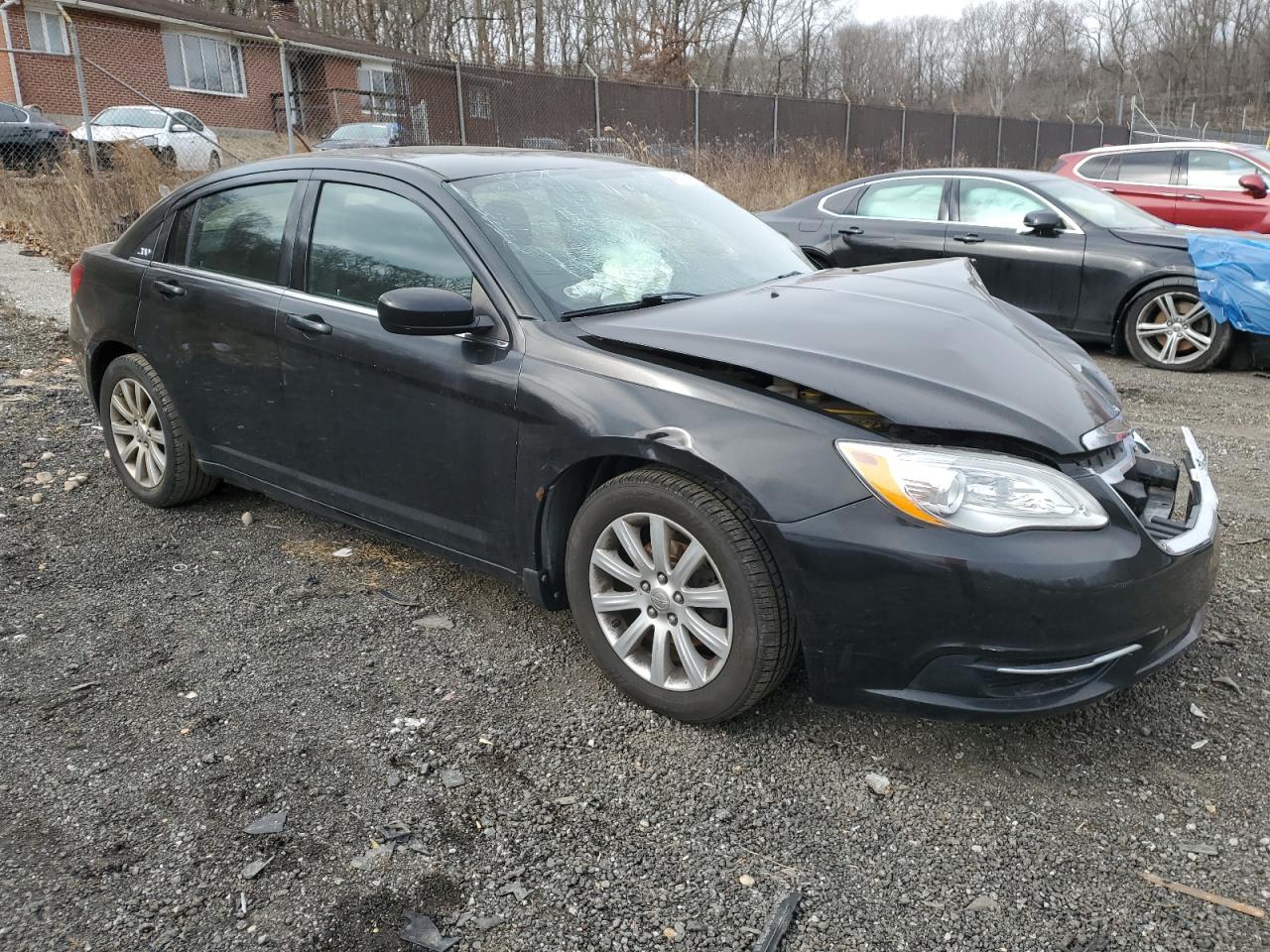 2013 Chrysler 200 - Image 4